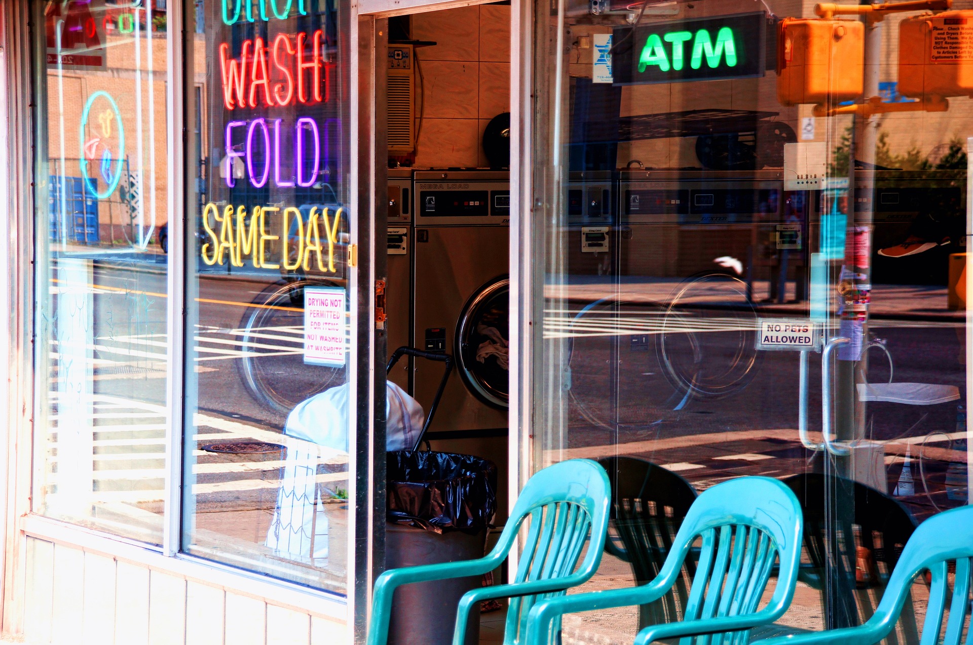 How to Start a Laundromat Business